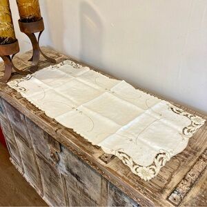 Vintage Off White & Tan Floral Design Table Runner 32.5” x 16.5” Scalloped Edge